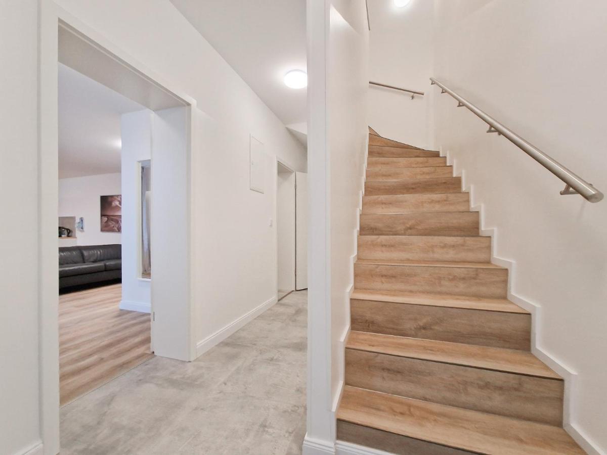 Raj Living - City Apartment With 3 Rooms - 15 Min Messe Dus & 10 Min Old Town Dus Dusseldorf Exterior photo