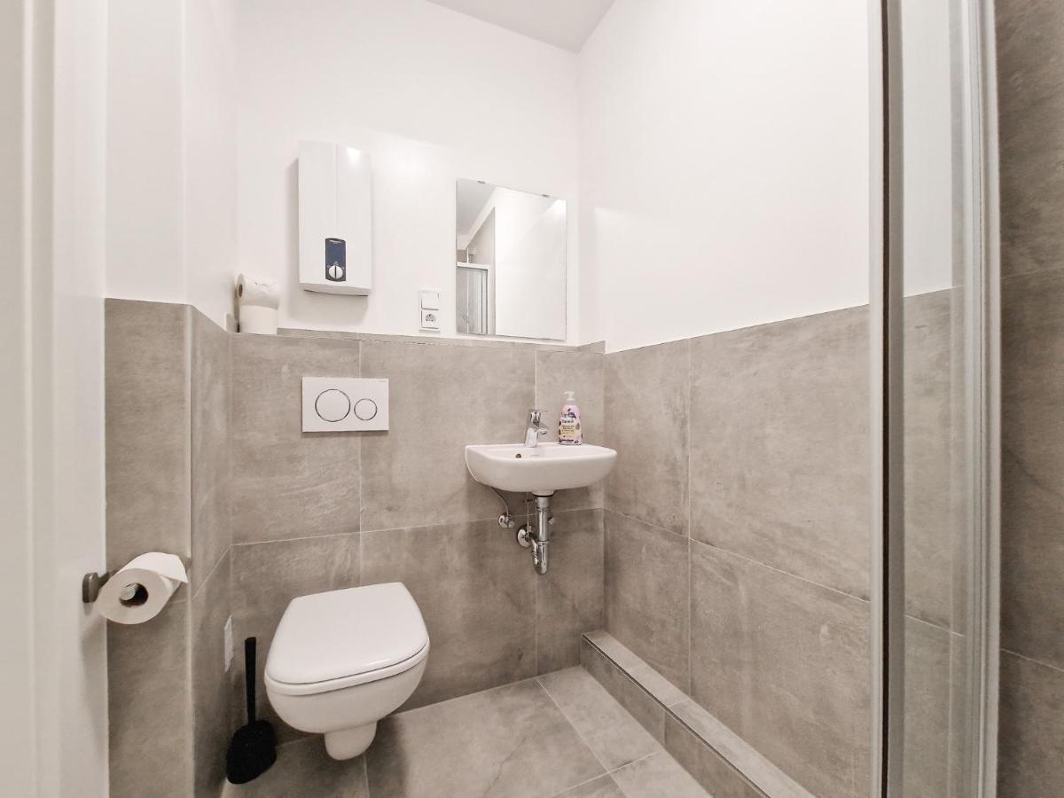 Raj Living - City Apartment With 3 Rooms - 15 Min Messe Dus & 10 Min Old Town Dus Dusseldorf Exterior photo